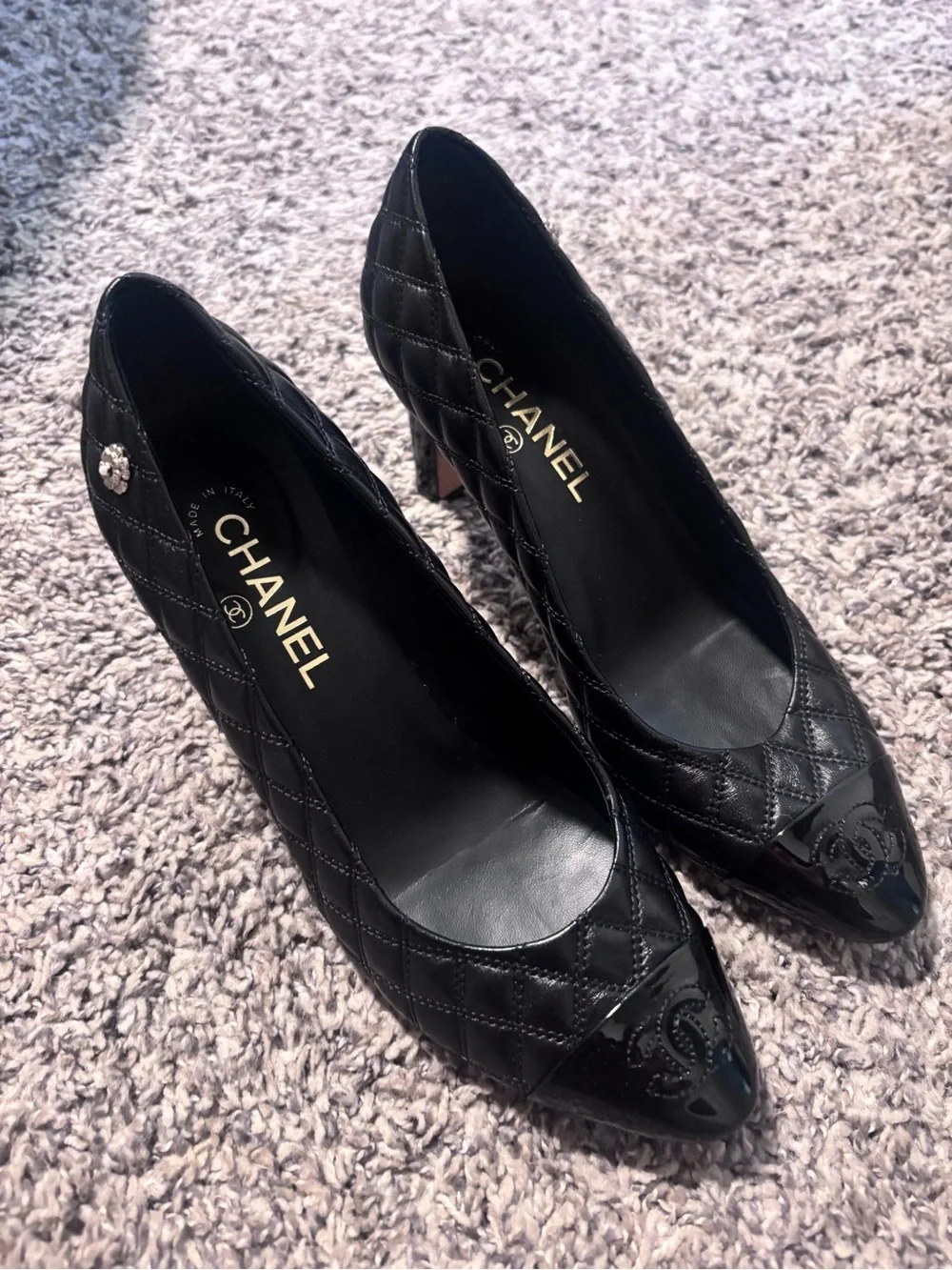 CHANEL Black Quilted Leather Pointed-Toe Pumps with Patent Cap